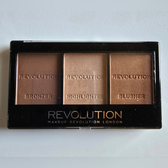 Makeup Revolution Ultra Sculpt and Contour Kit Ultra Light/Med C04 New - Picture 2 of 3